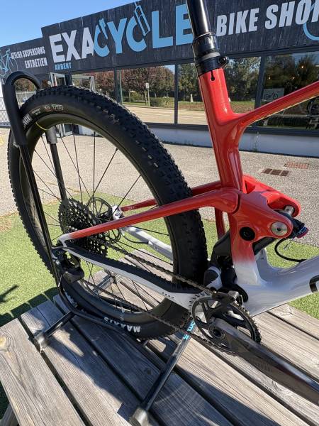 Vente de vélo tout suspendu cross country, cadre carbone modèle F PODIUM R de la marque Mondraker