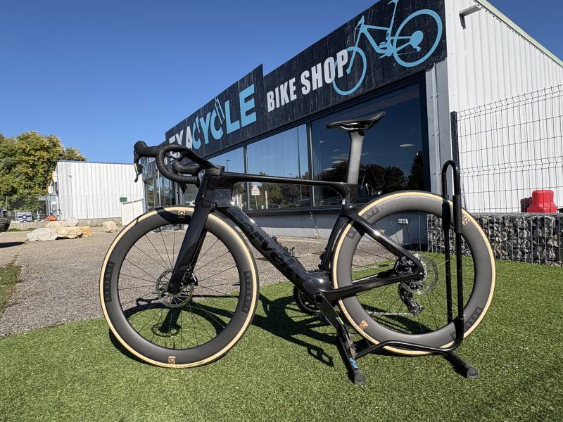 Vente de vélo de route : nouveau modèle S5 de la marque Cervélo, visible dans notre magasin d'Arbent dans la région de Bourg-en-Bresse